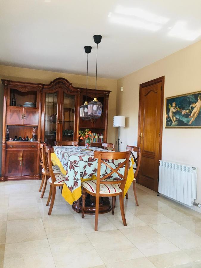Appartamento Casa De Aurora Rubí Esterno foto